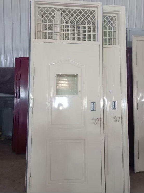 祁连学校教室门